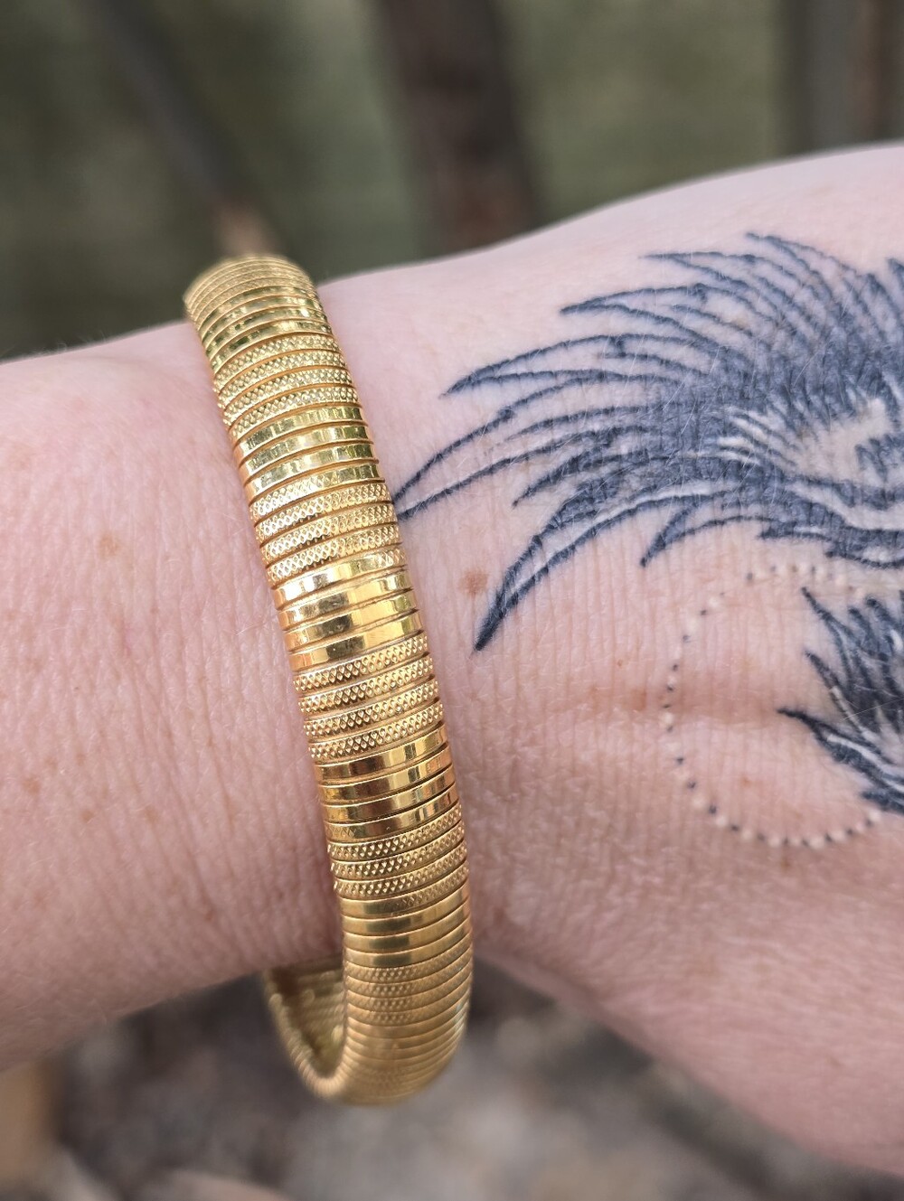 Vtg 70's 80's Gold Textured Bangle Bracelet Mid-Century Modernist Retro Italian